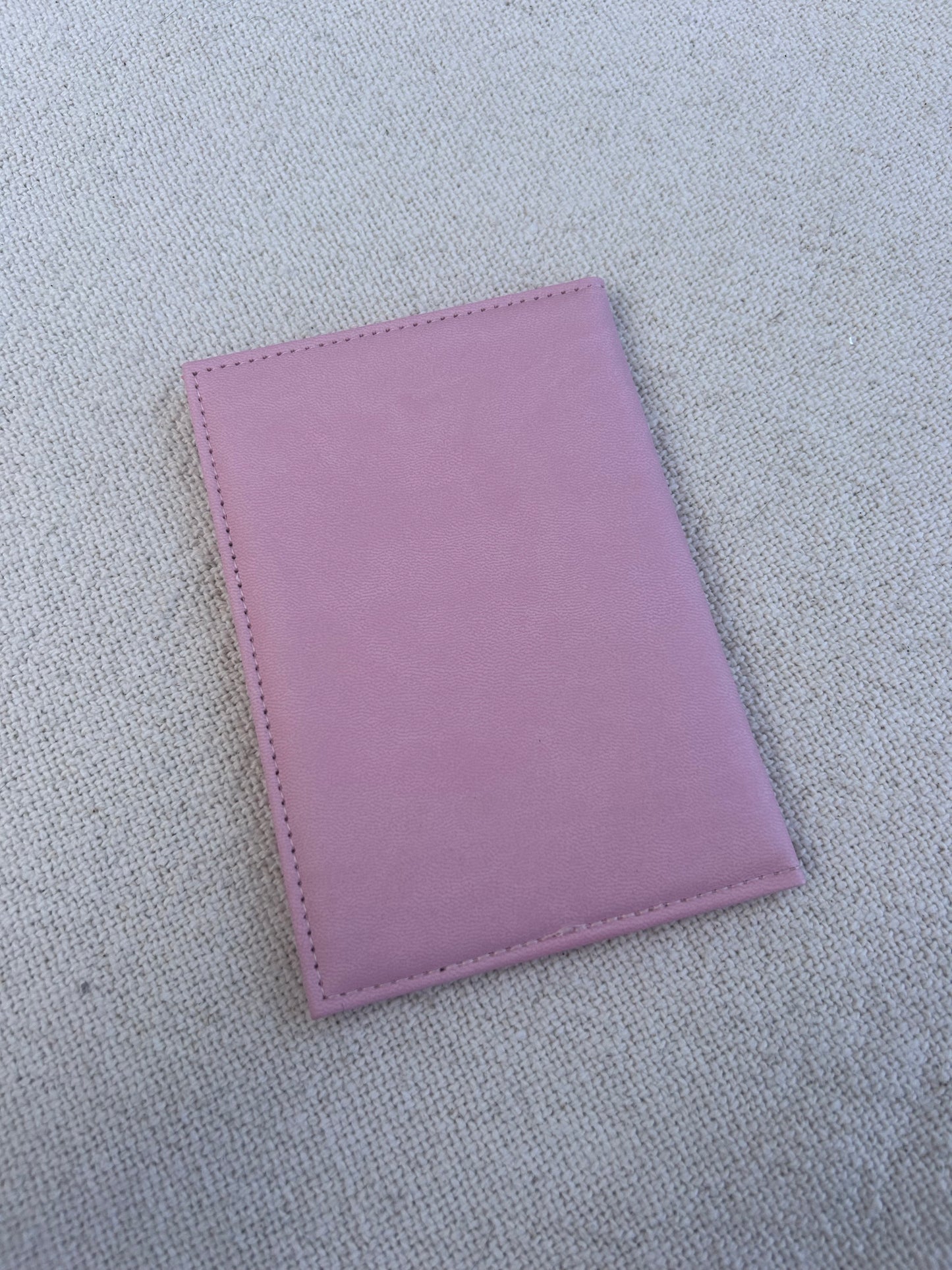 Porte passeport rose bonbon