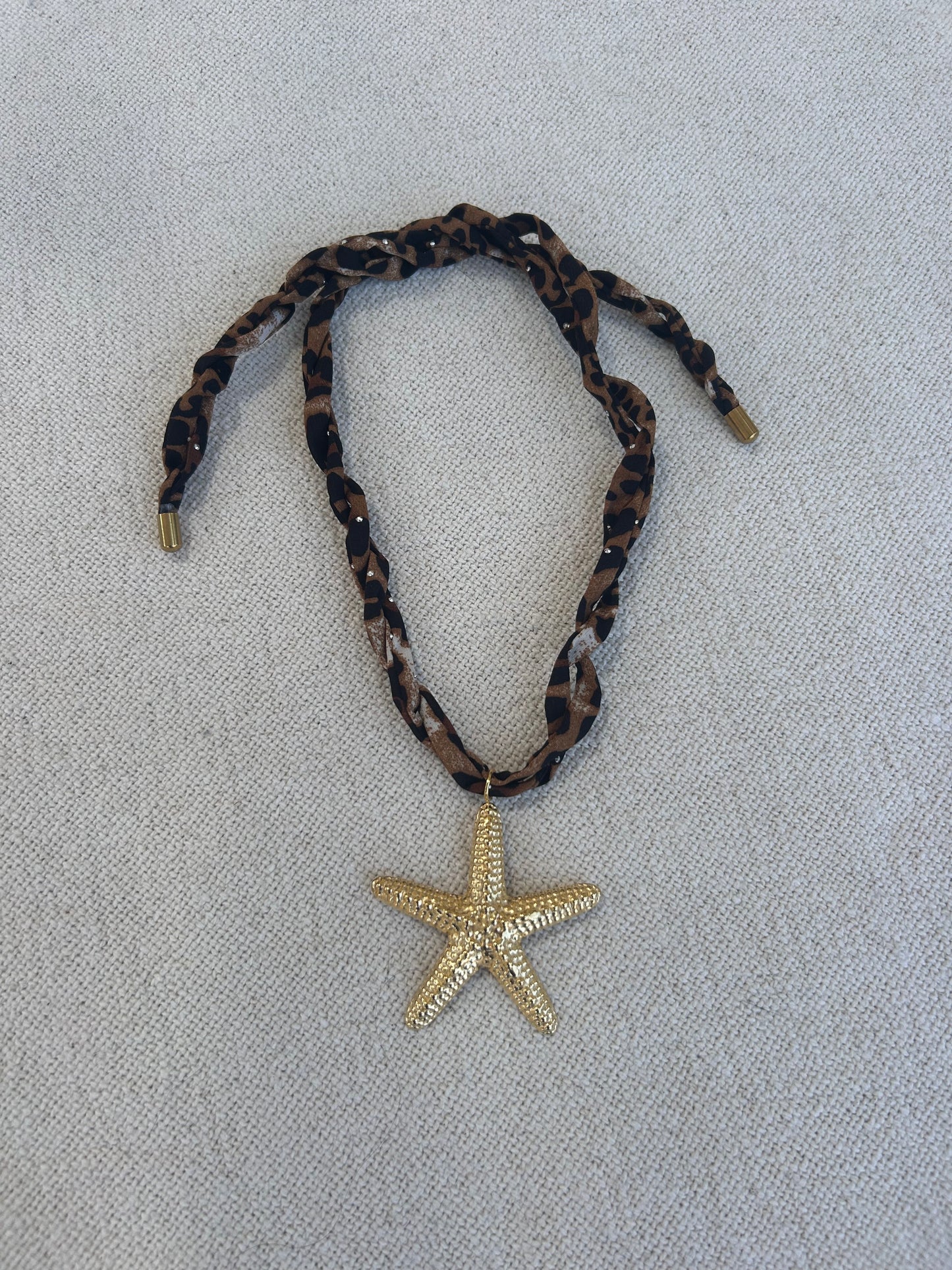 Collier étoile de mer ÉMY en acier inoxydable DORÉ