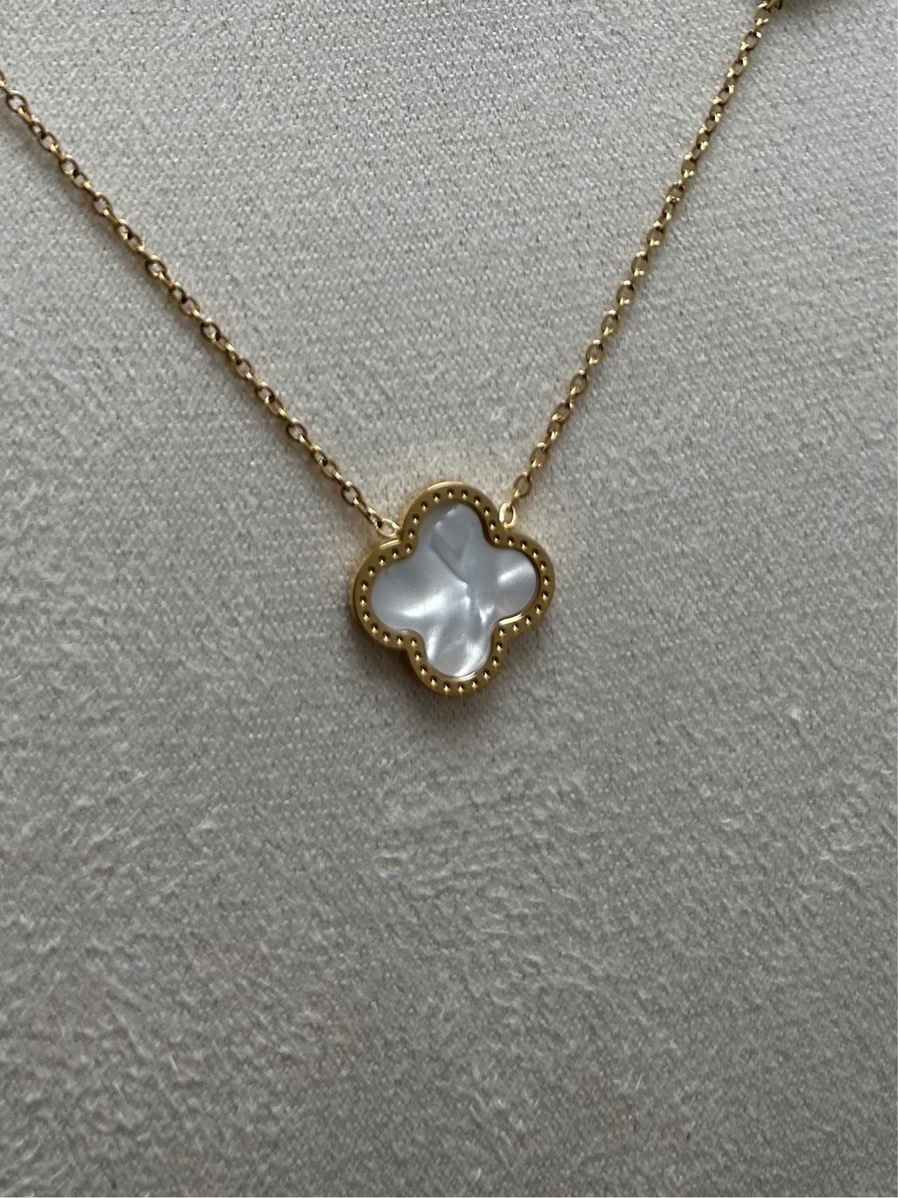 Collier VICTORIA en acier inoxydable DORÉ