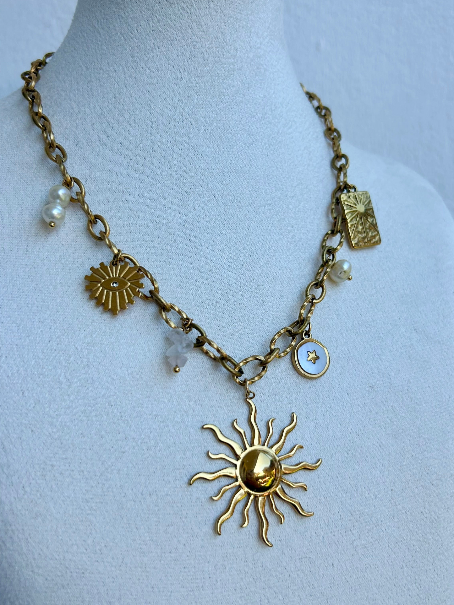 Collier soleil YUMI en acier inoxydable DORÉ