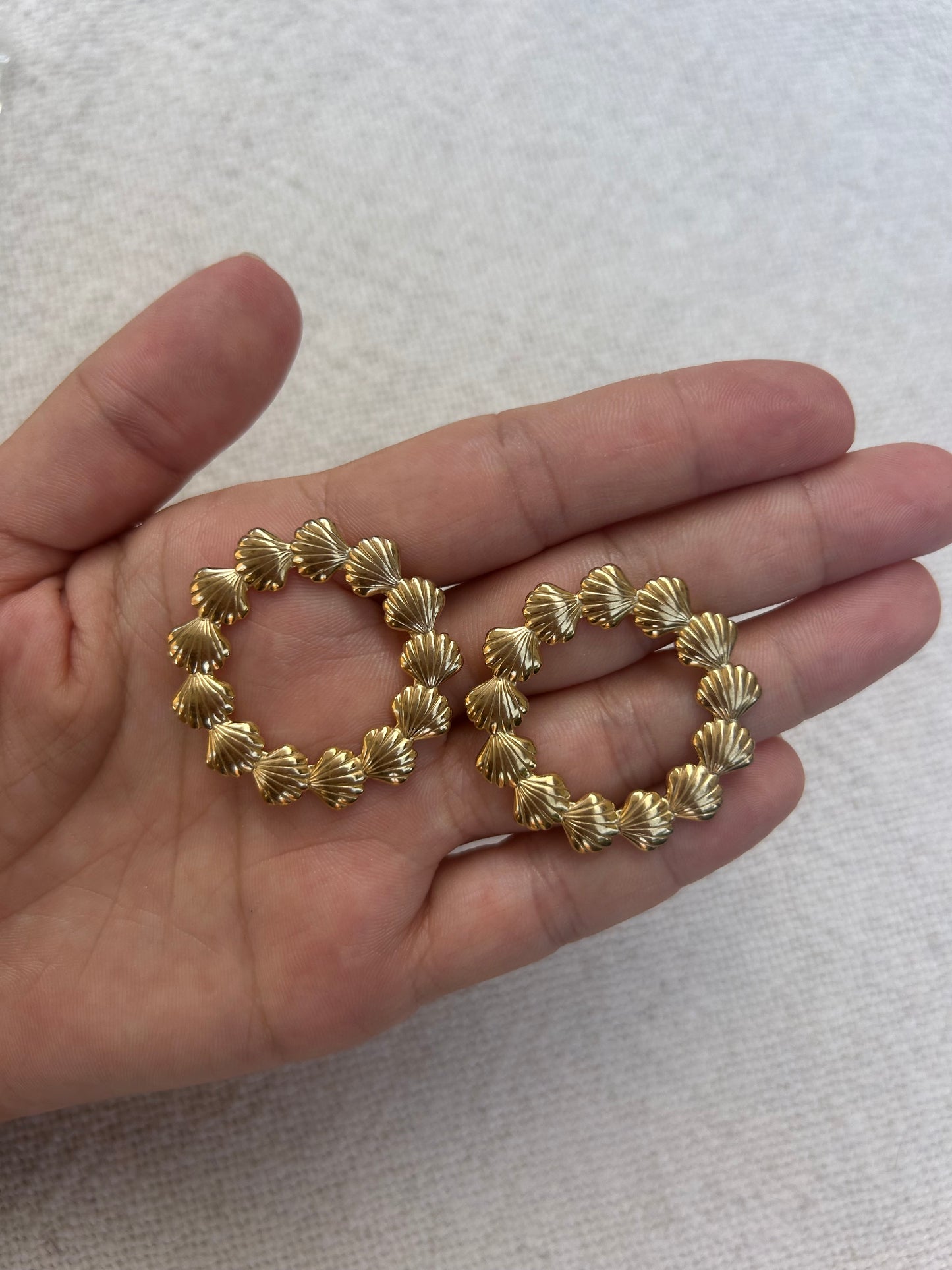 Boucles d’oreilles coquillages KARA en acier inoxydable DORÉ