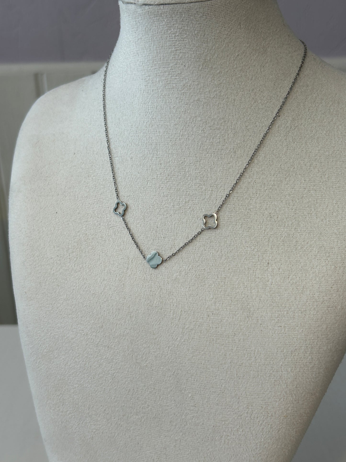 Collier baby trèfles en acier inoxydable ARGENTÉ