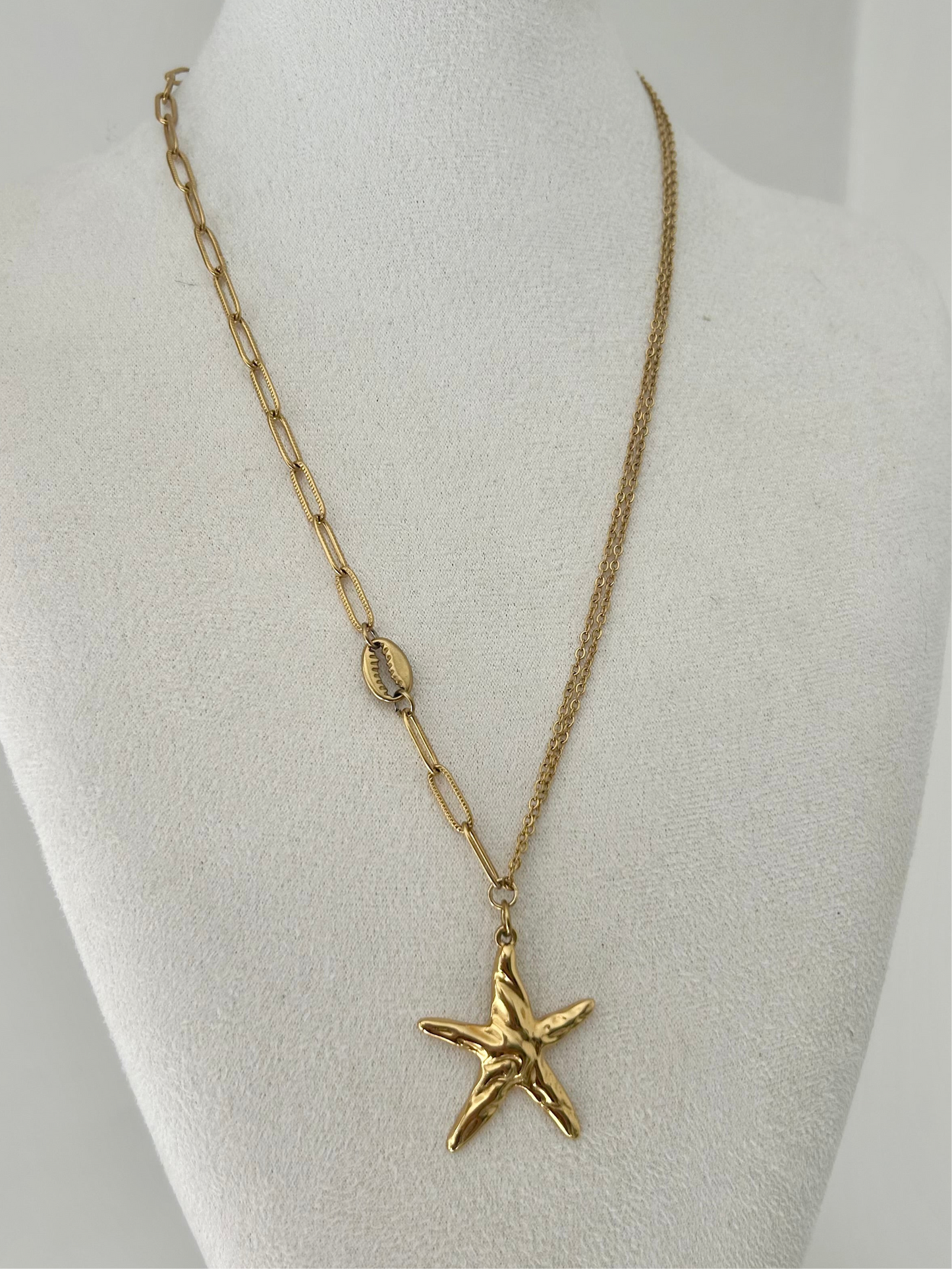 Collier étoile MAWA en acier inoxydable DORÉ