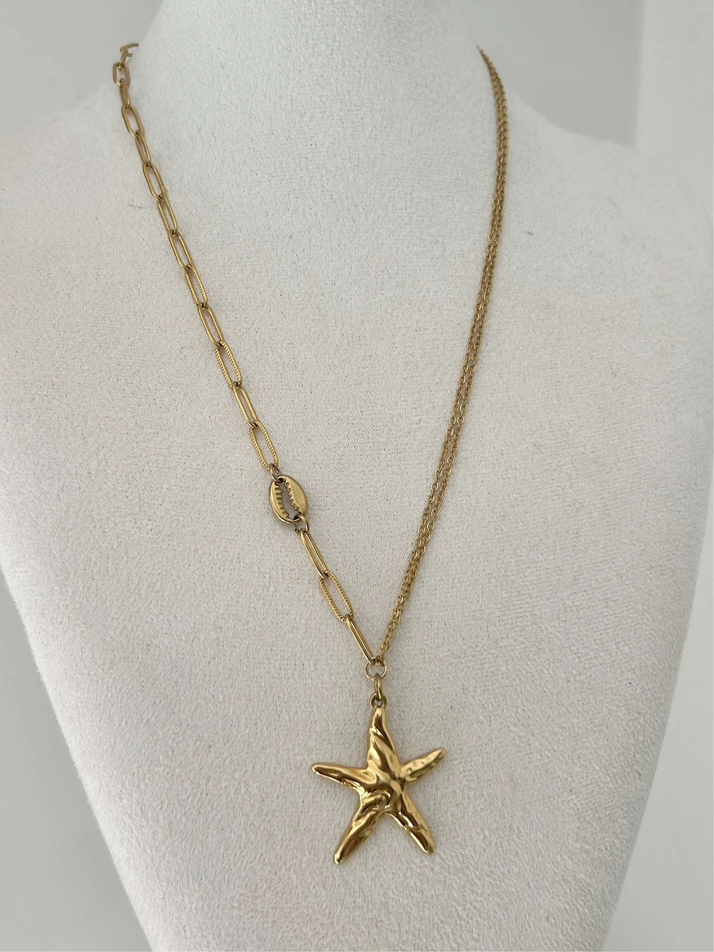 Collier étoile MAWA en acier inoxydable DORÉ