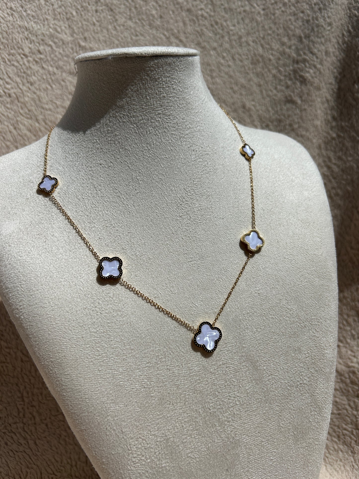 Collier VICTORIA en acier inoxydable DORÉ