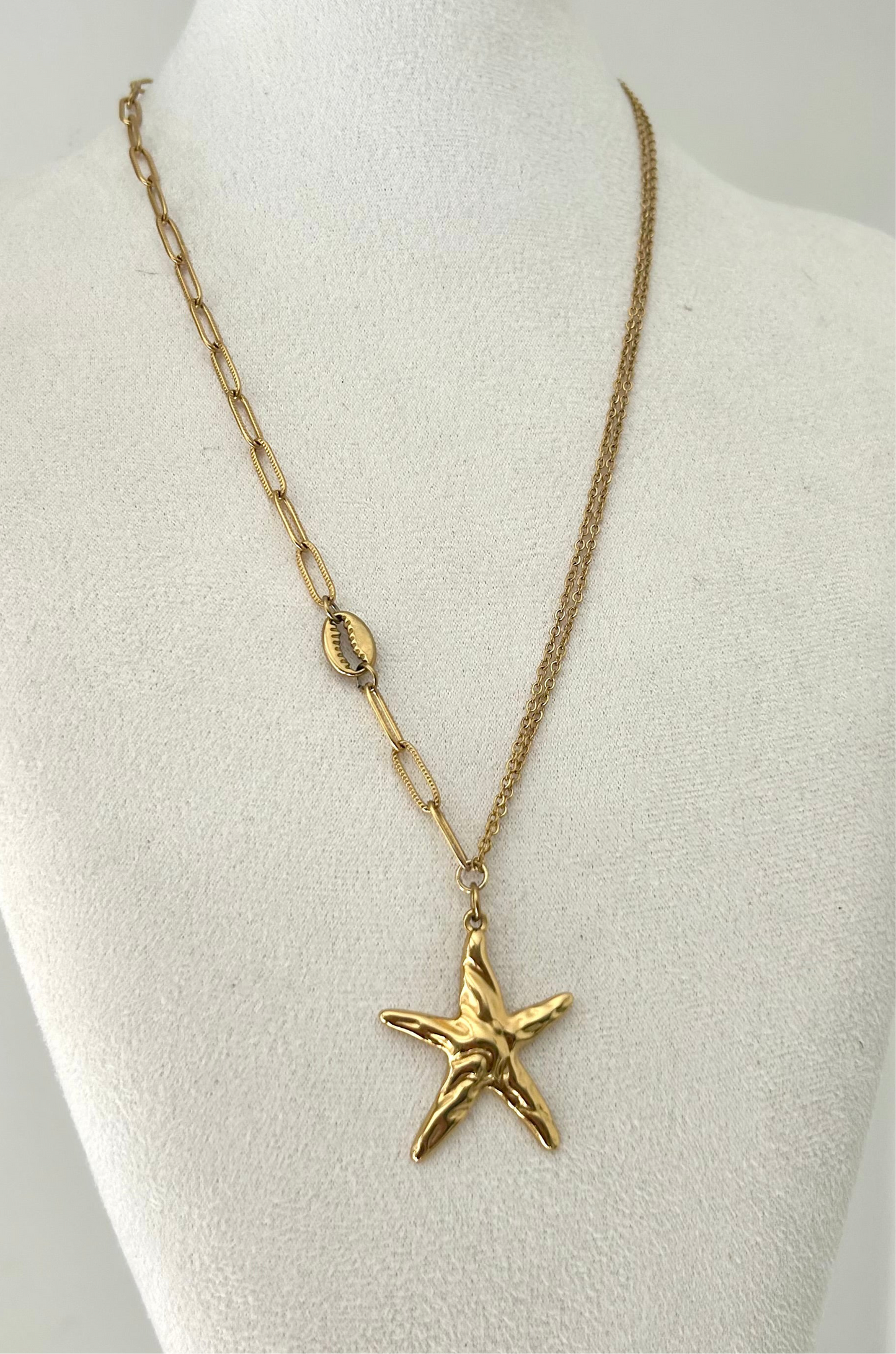 Collier étoile MAWA en acier inoxydable DORÉ