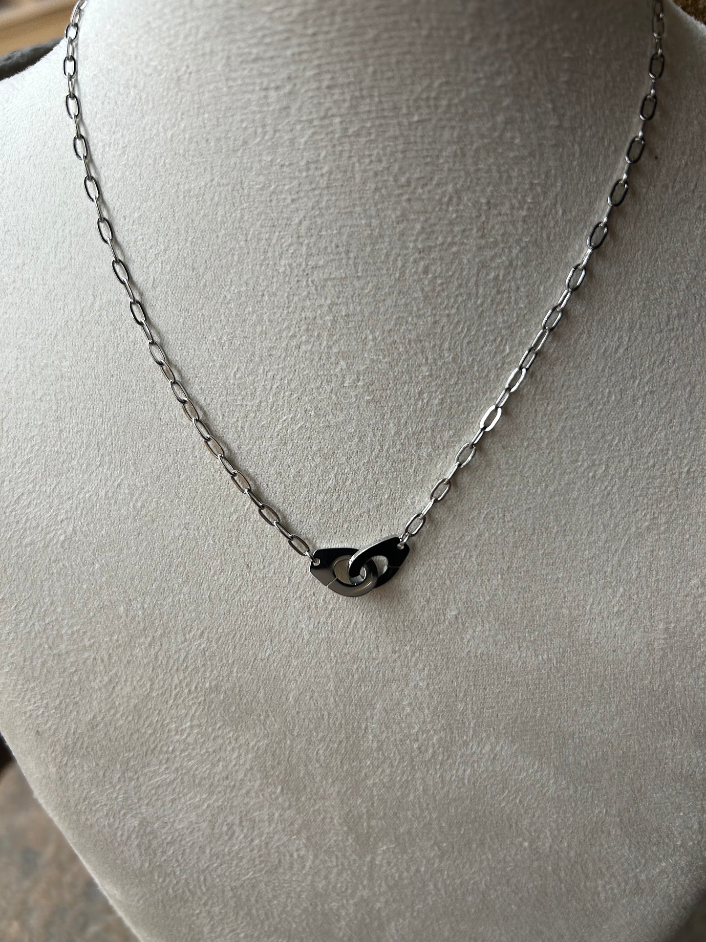 Collier LARA menottes en acier inoxydable ARGENTÉ