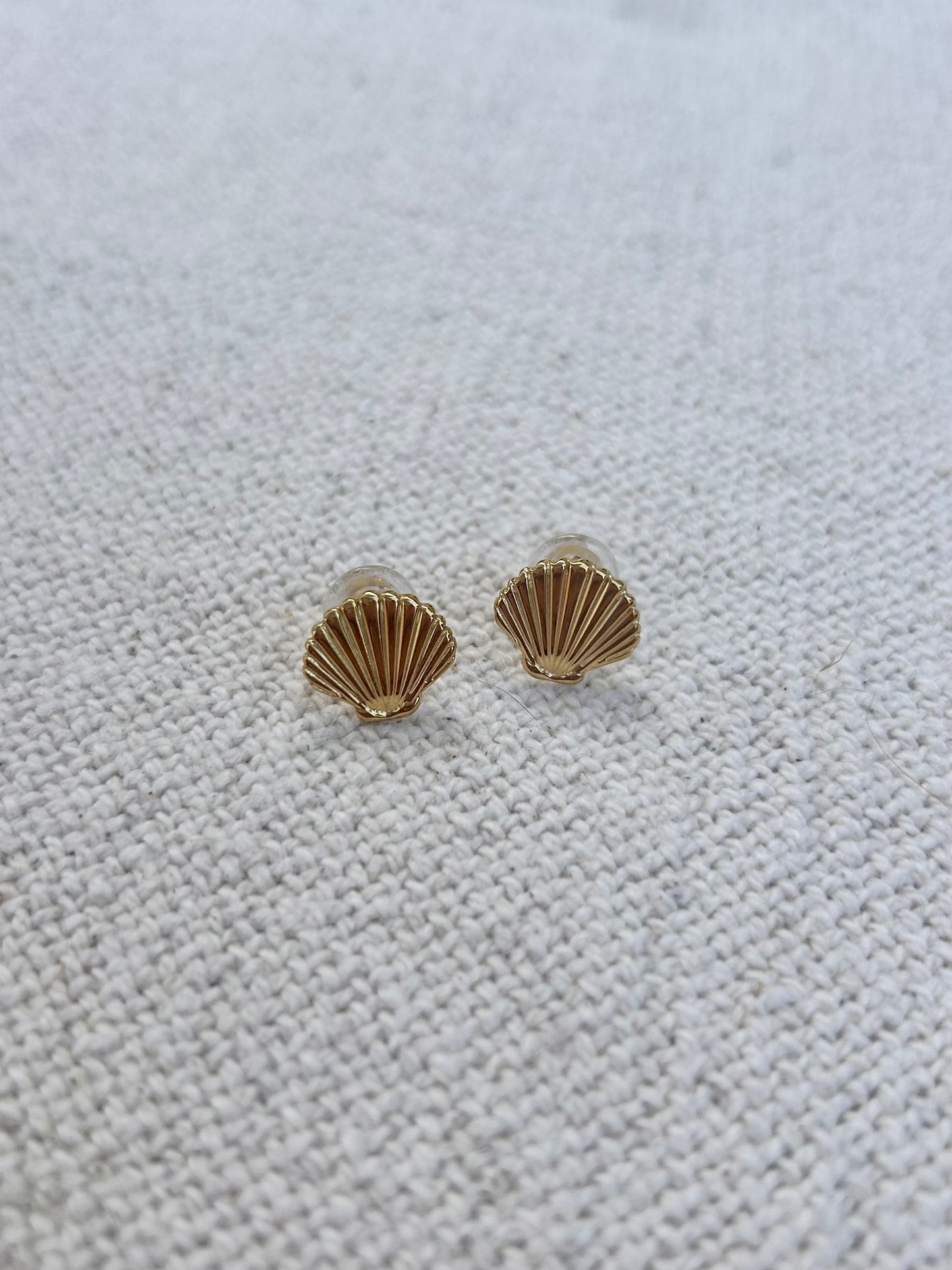 Boucles d’oreilles coquillages KORA en acier inoxydable DORÉ