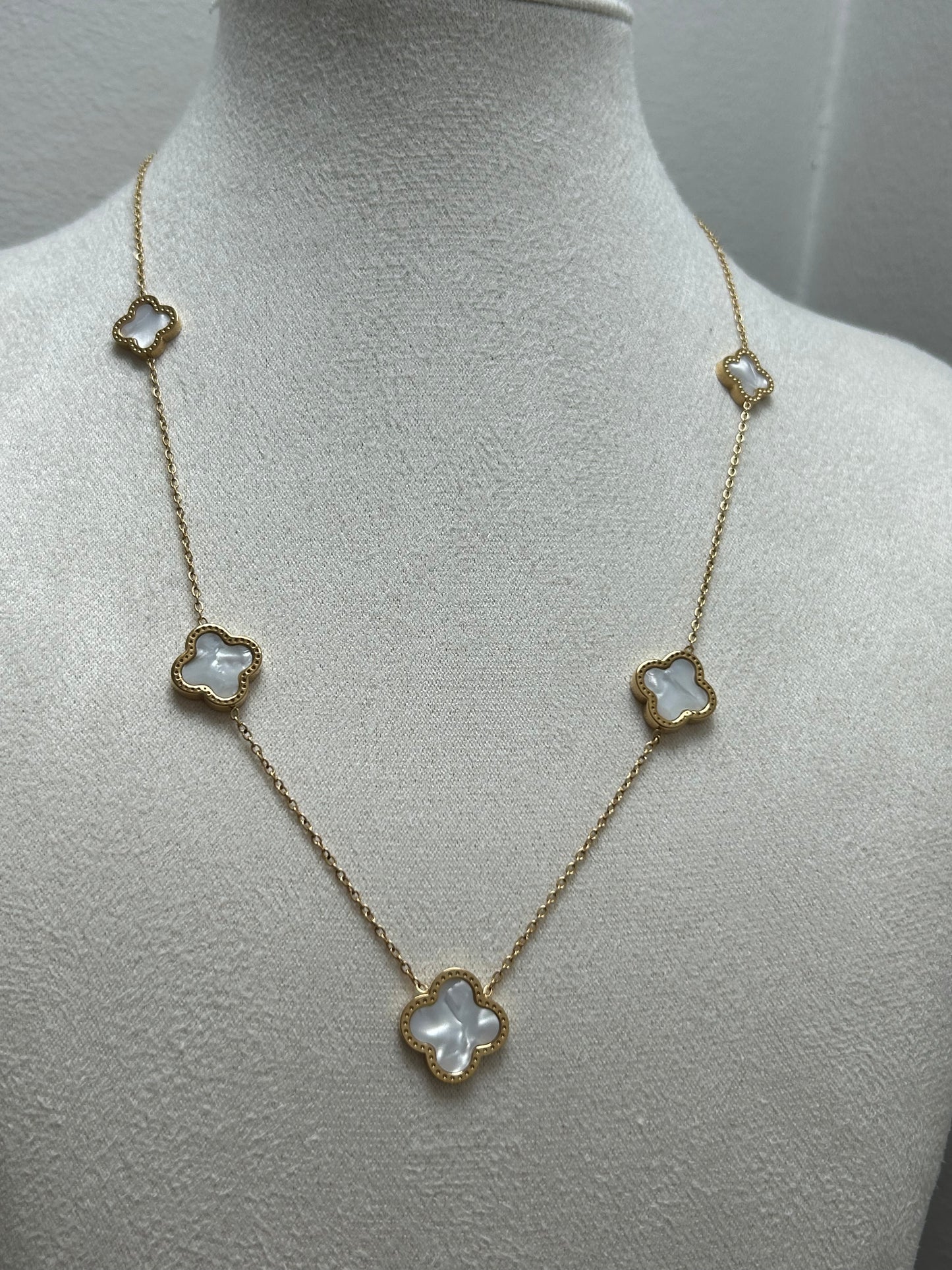 Collier VICTORIA en acier inoxydable DORÉ