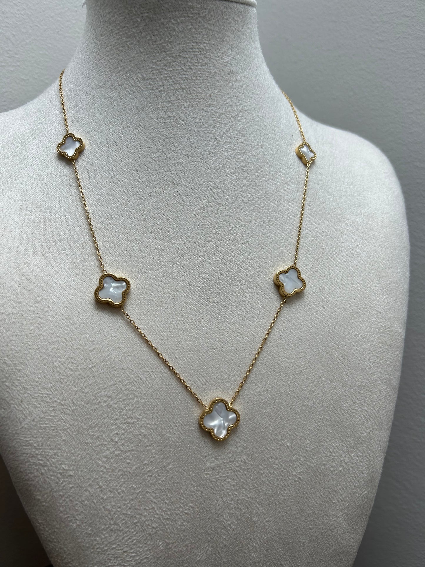 Collier VICTORIA en acier inoxydable DORÉ