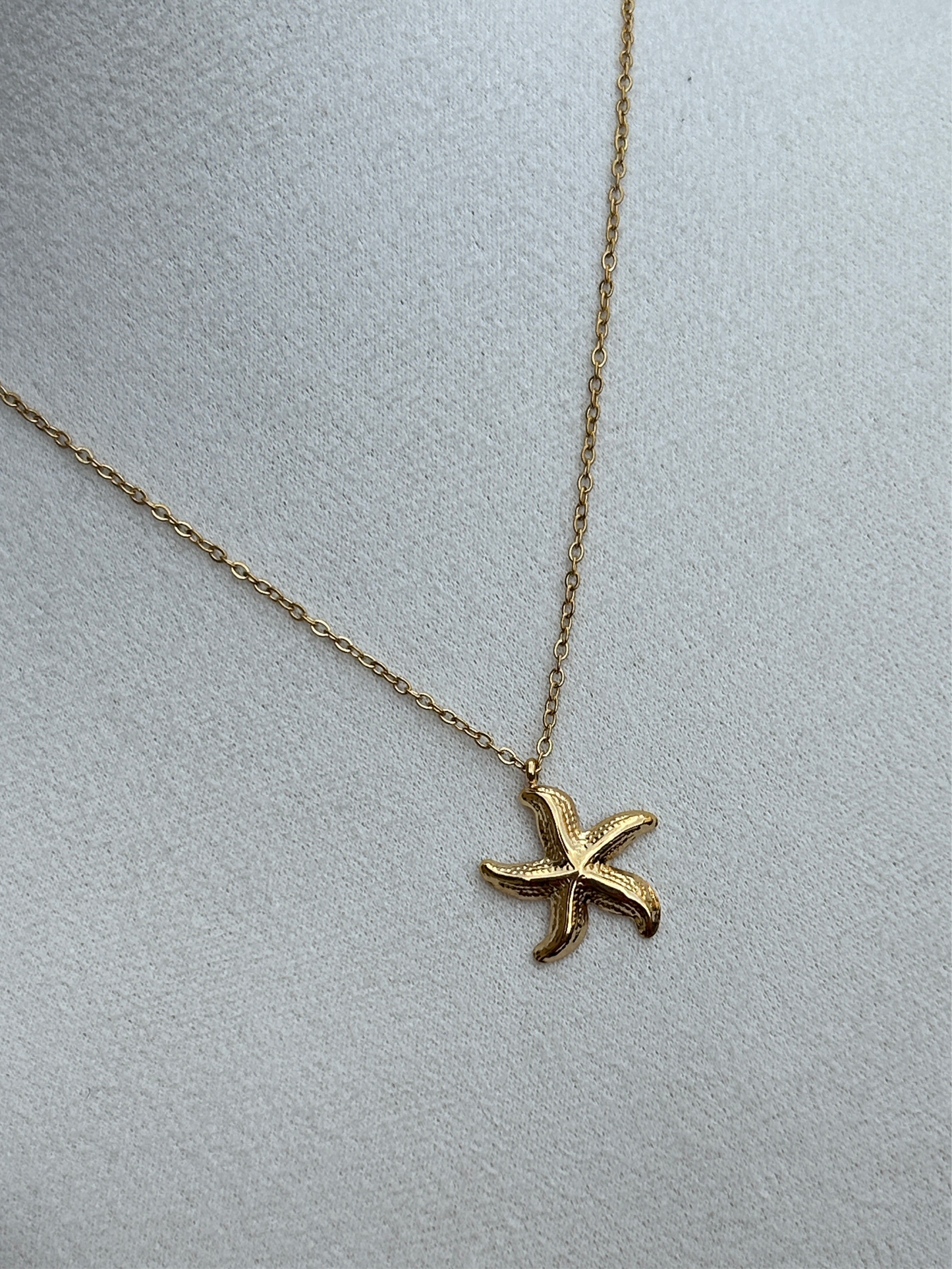 Collier étoile de mer STARLA en acier inoxydable DORÉ