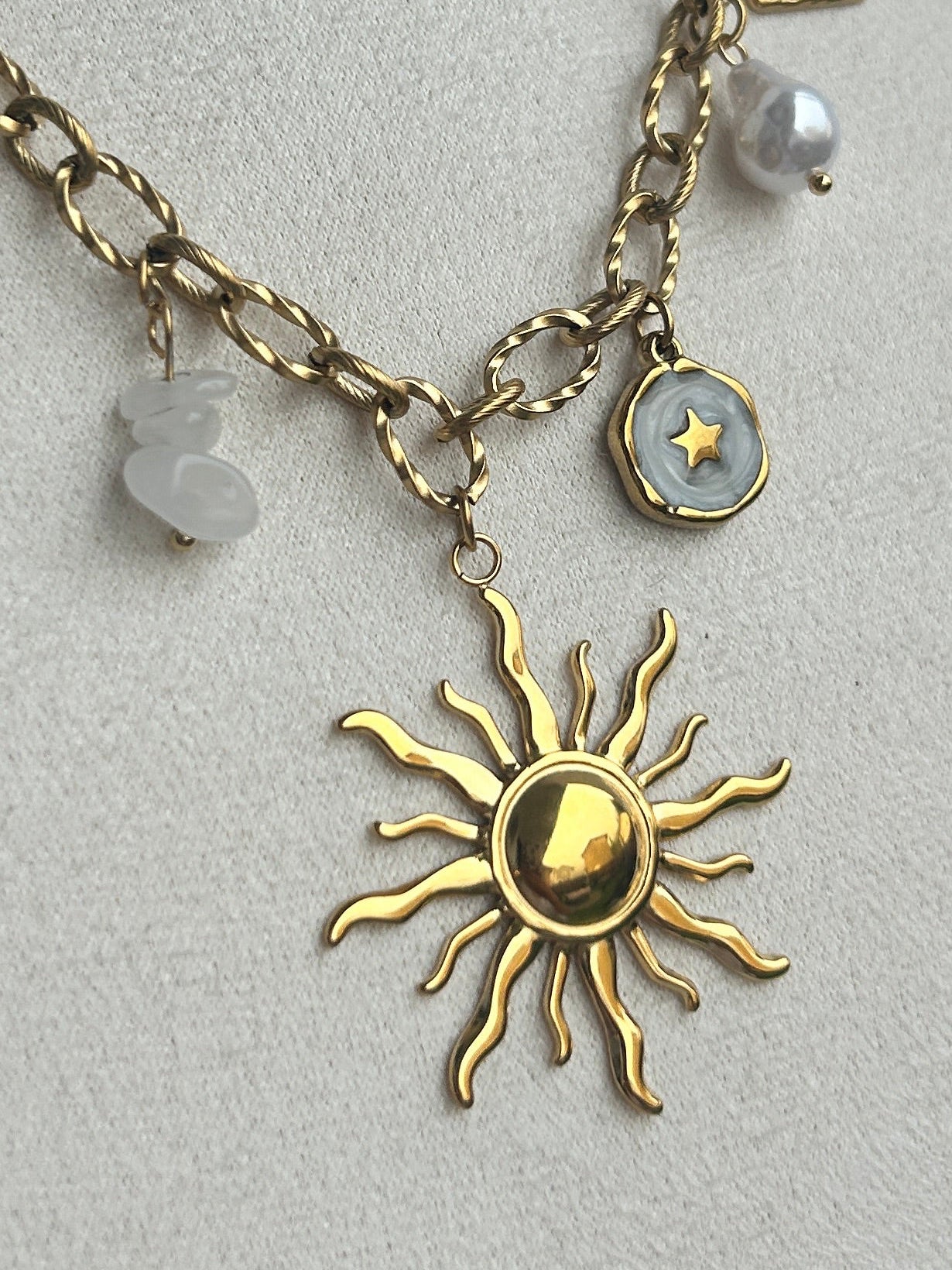 Collier soleil YUMI en acier inoxydable DORÉ