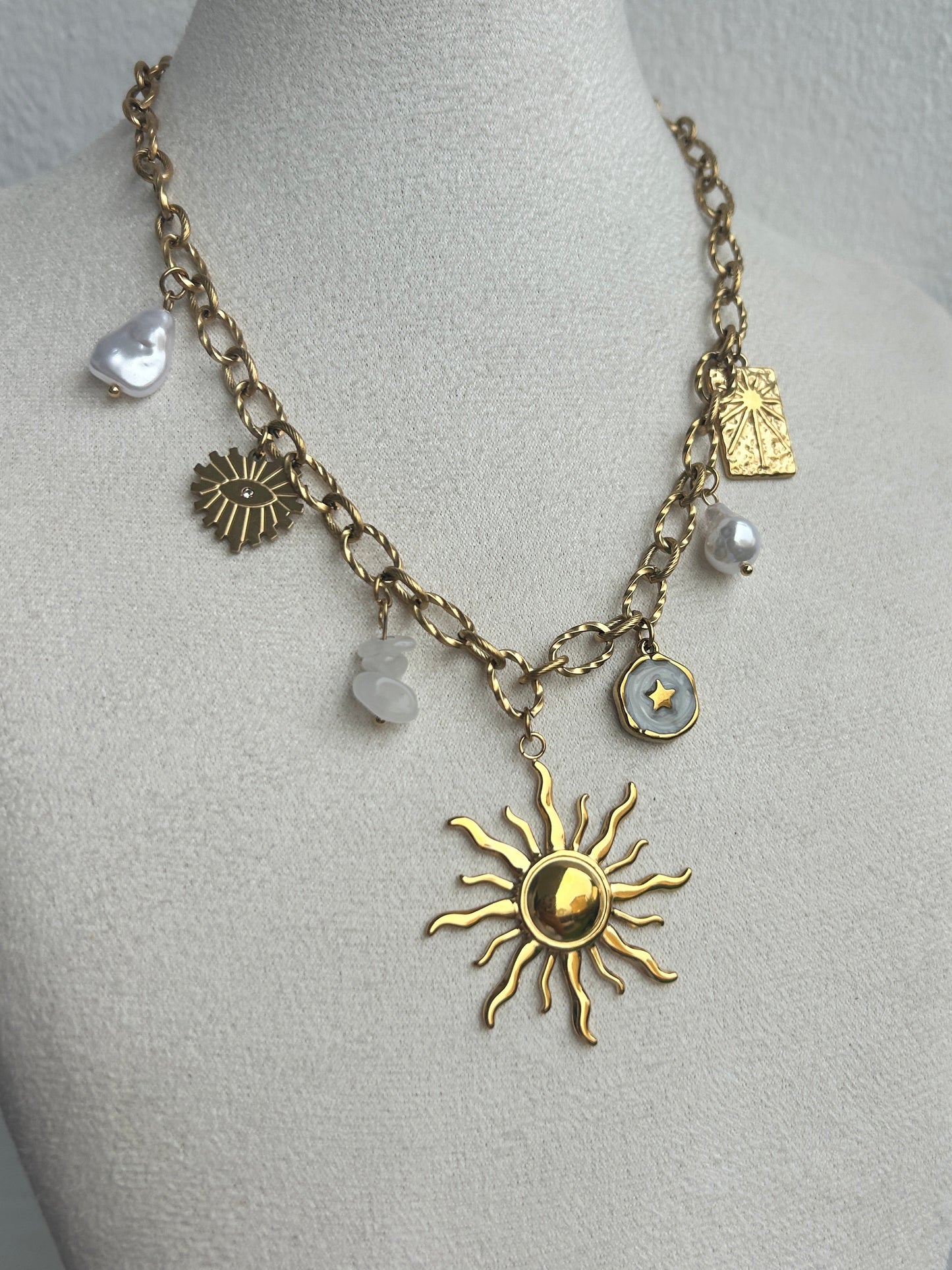 Collier soleil YUMI en acier inoxydable DORÉ