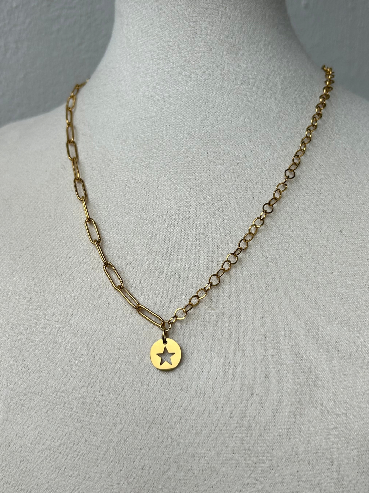 Collier LANA en acier inoxydable DORÉ
