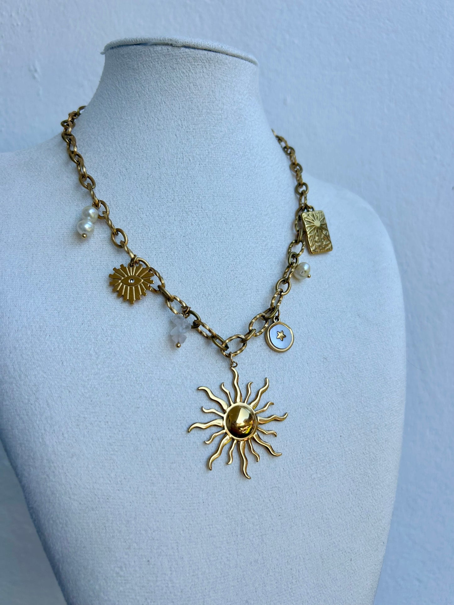 Collier soleil YUMI en acier inoxydable DORÉ