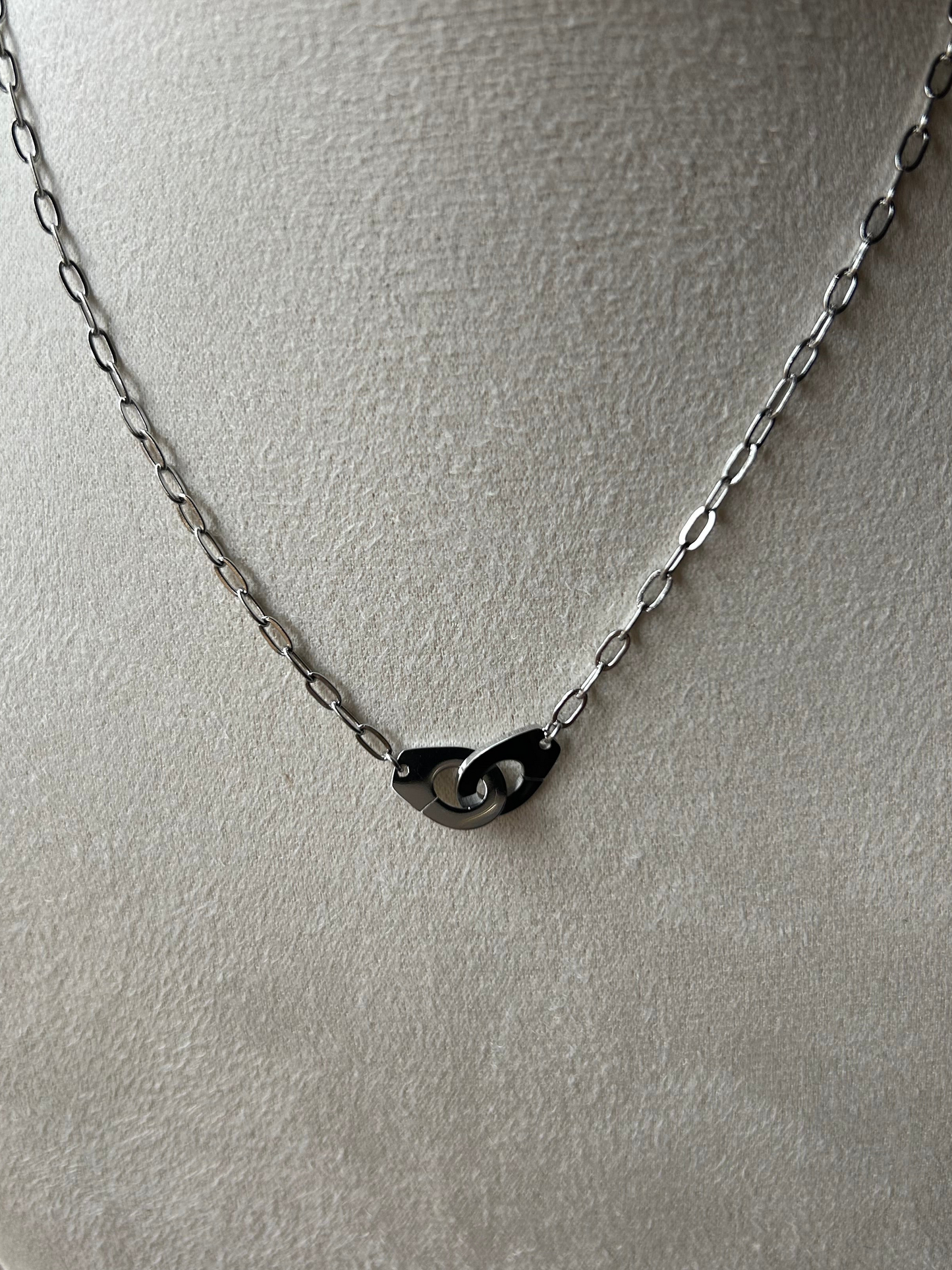 Collier LARA menottes en acier inoxydable ARGENTÉ