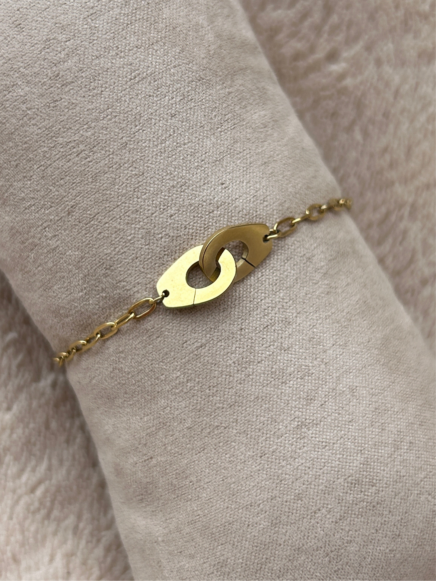 Bracelet menottes LARA en acier inoxydable DORÉ